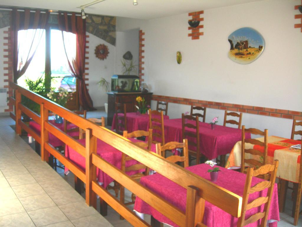 Hotel De La Madeleine Anduze Андуз Екстериор снимка
