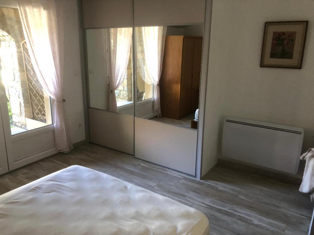 Hotel De La Madeleine Anduze Андуз Екстериор снимка