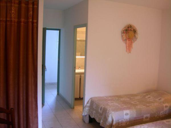 Hotel De La Madeleine Anduze Андуз Екстериор снимка