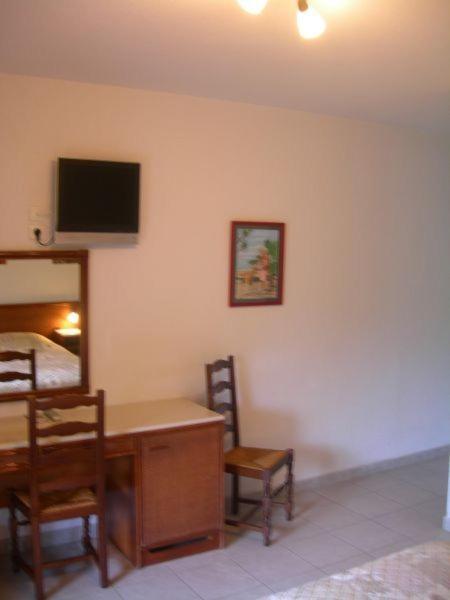 Hotel De La Madeleine Anduze Андуз Екстериор снимка